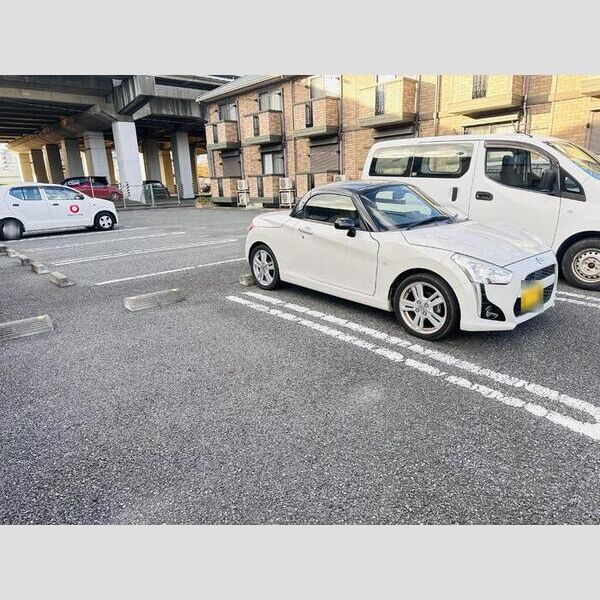 駐車場 (駐車場)