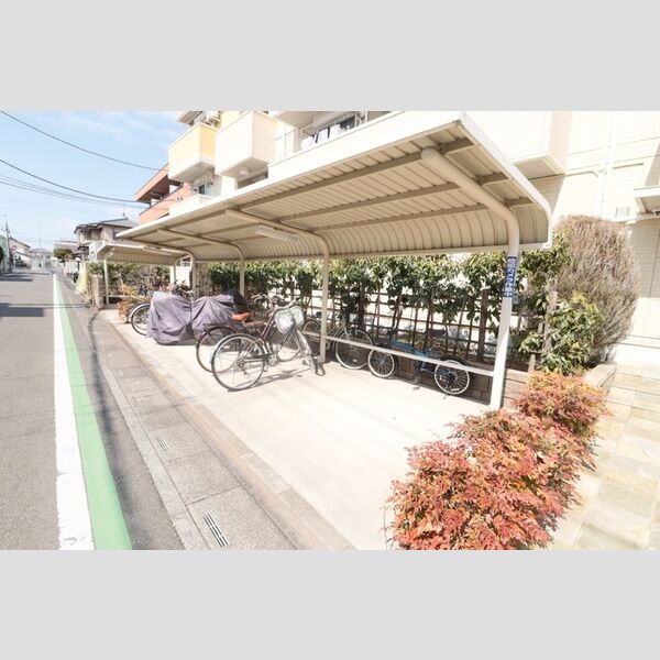 現地周辺 (駐輪場)