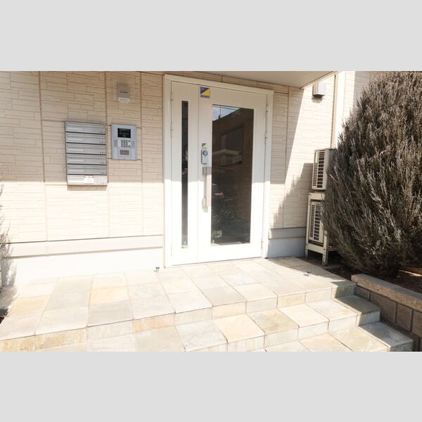 エントランス (エントランス)