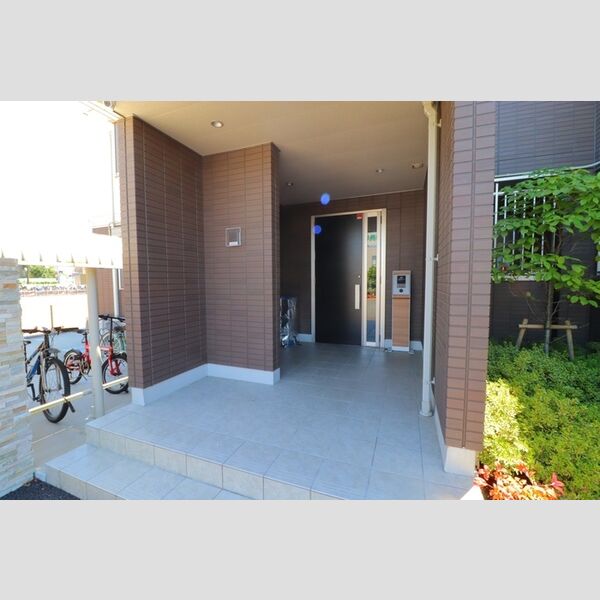 エントランス (エントランス)