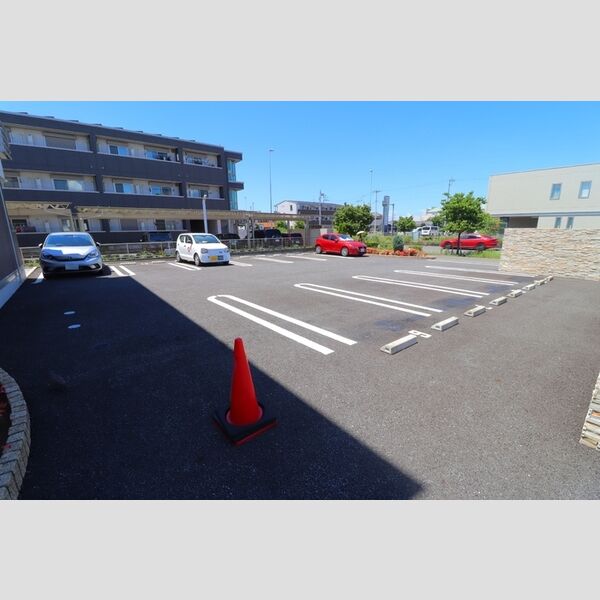 駐車場 (駐車場)