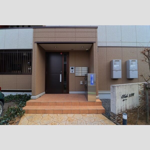 エントランス (エントランス)