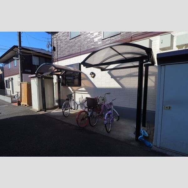 現地周辺 (駐輪場)