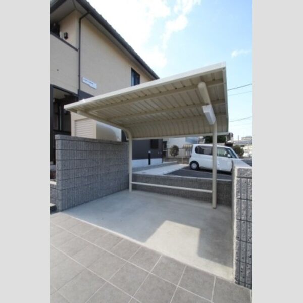 現地周辺 (駐輪場)