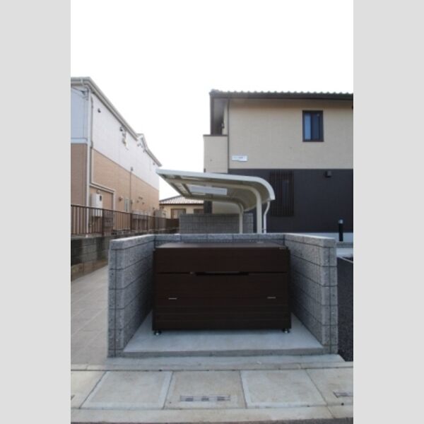 現地周辺 (ごみ置き場)