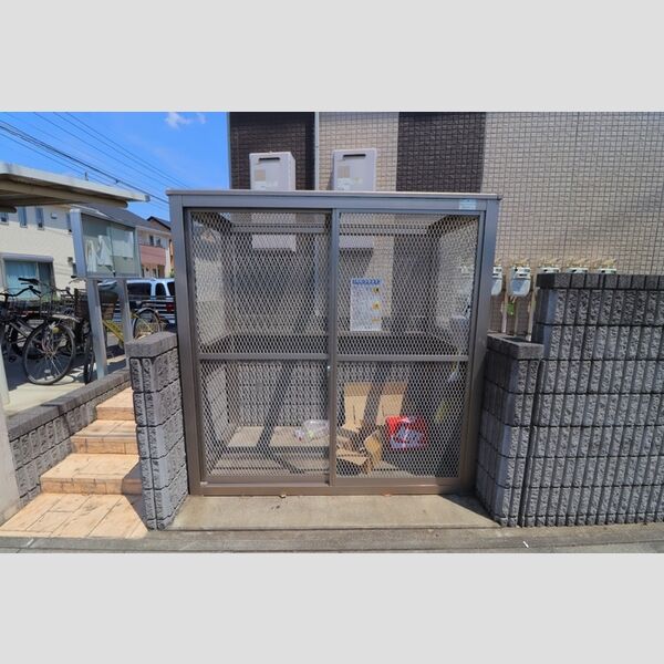 現地周辺 (ゴミ置き場)