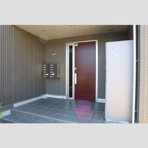 エントランス (エントランス)