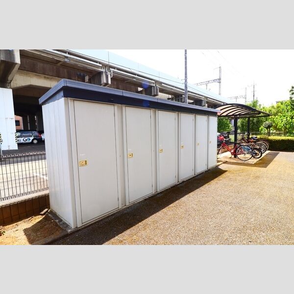 現地周辺 (倉庫)