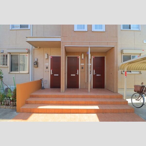 エントランス (エントランス)