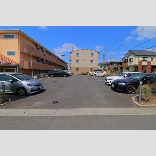 駐車場 (駐車場)