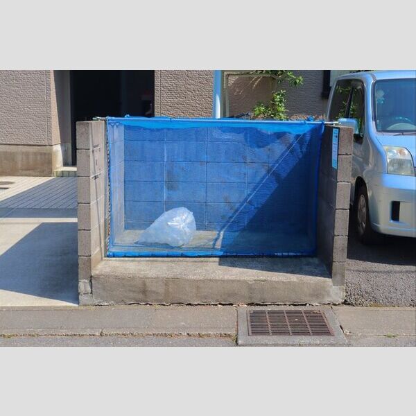 現地周辺 (ゴミ置き場)