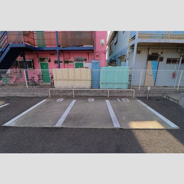 現地周辺 (バイク置き場)