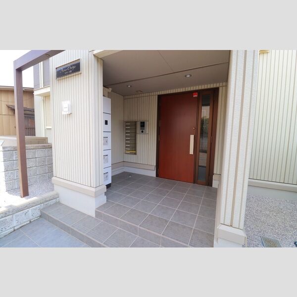 エントランス (エントランス)