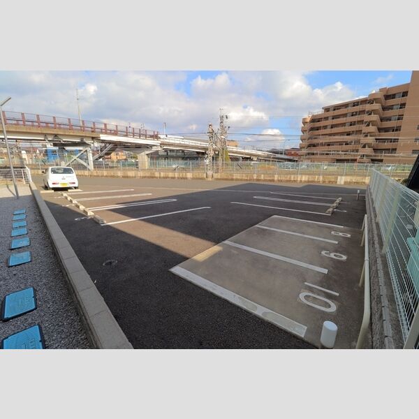 駐車場 (駐車場)