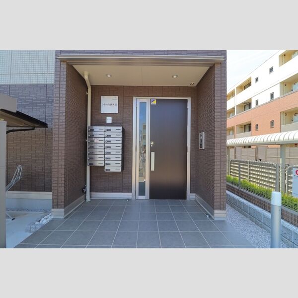 エントランス (エントランス)