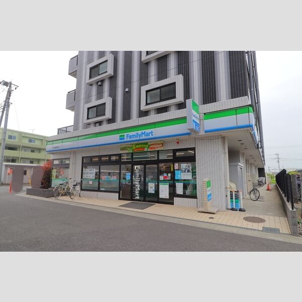 現地周辺 (ファミリーマート 西大宮駅南口店)