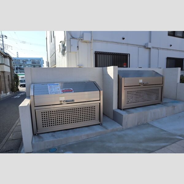 現地周辺 (ゴミ置き場)