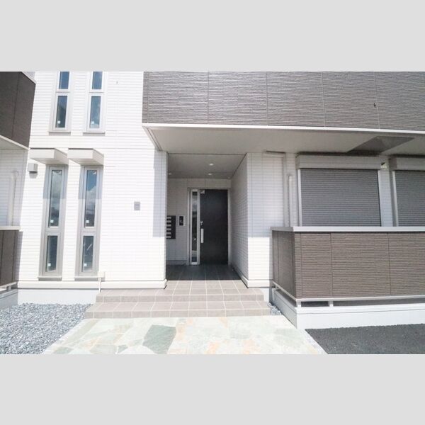 エントランス (エントランス)