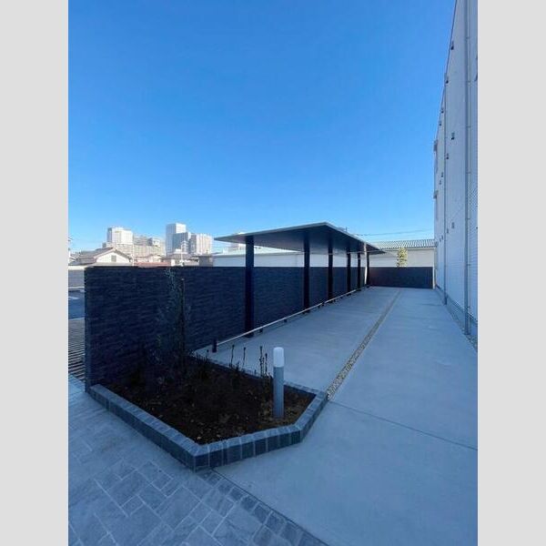 現地周辺 (駐輪場)