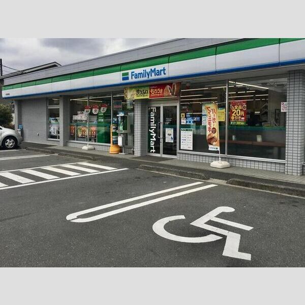 現地周辺 (ファミリーマート大宮西遊馬店(597m))