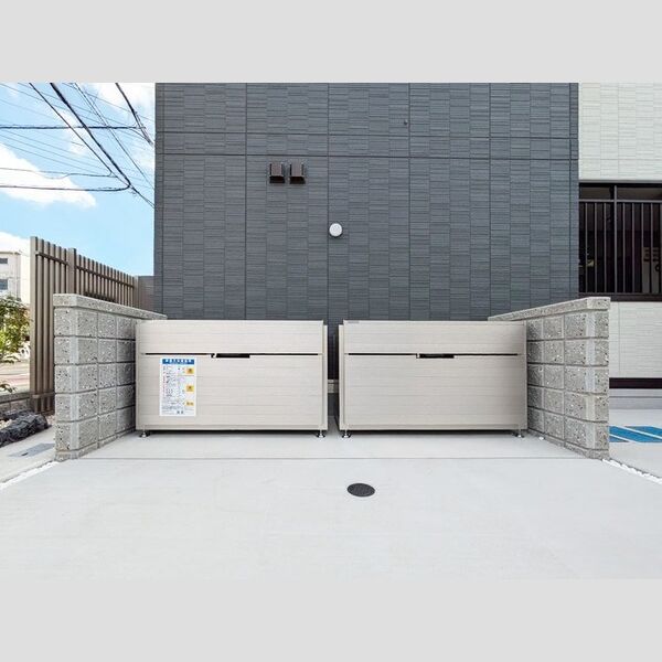 現地周辺 (ゴミストッカー)