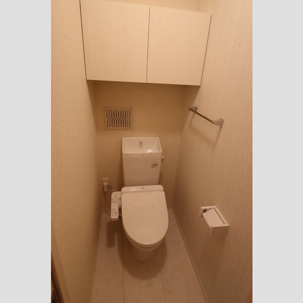 トイレ (温水洗浄暖房便座)