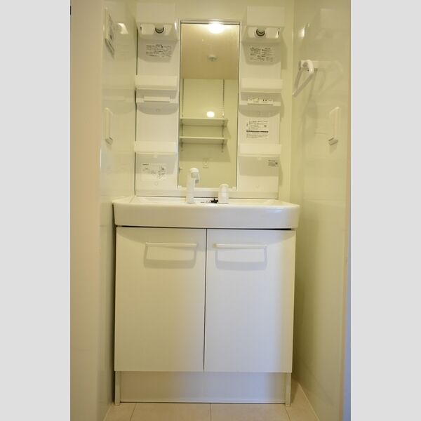 洗面所 (洗髪洗面化粧台)