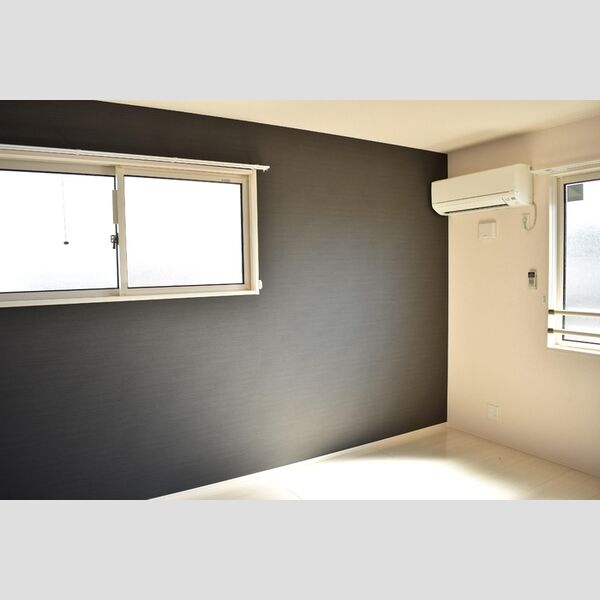 その他 (玄関側洋室)