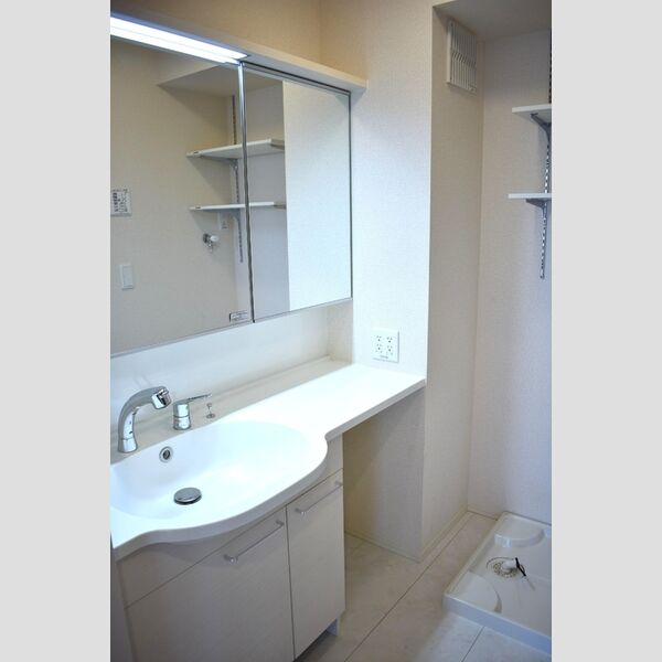 洗面所 (洗髪洗面化粧台)