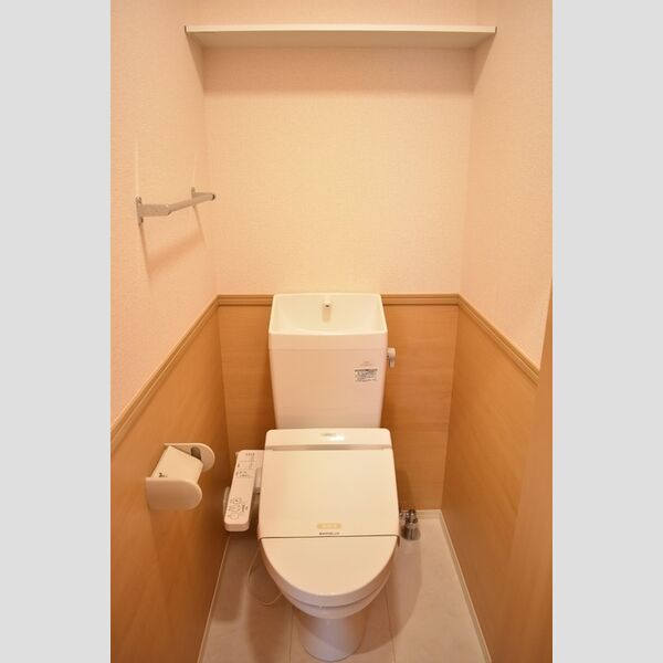 トイレ (温水洗浄暖房便座)
