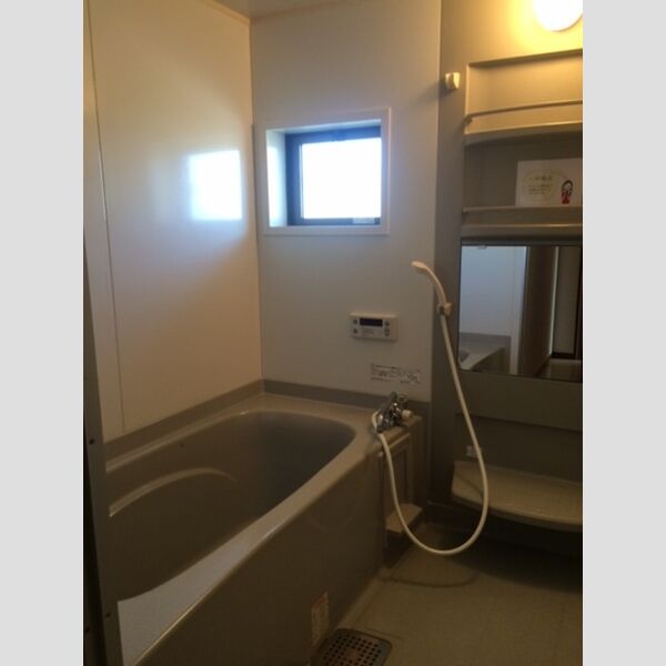 バス (追い焚き給湯付お風呂)