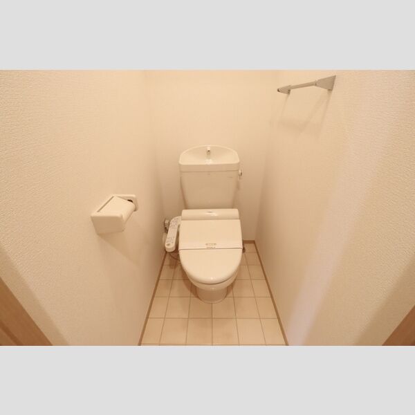 トイレ (トイレ)