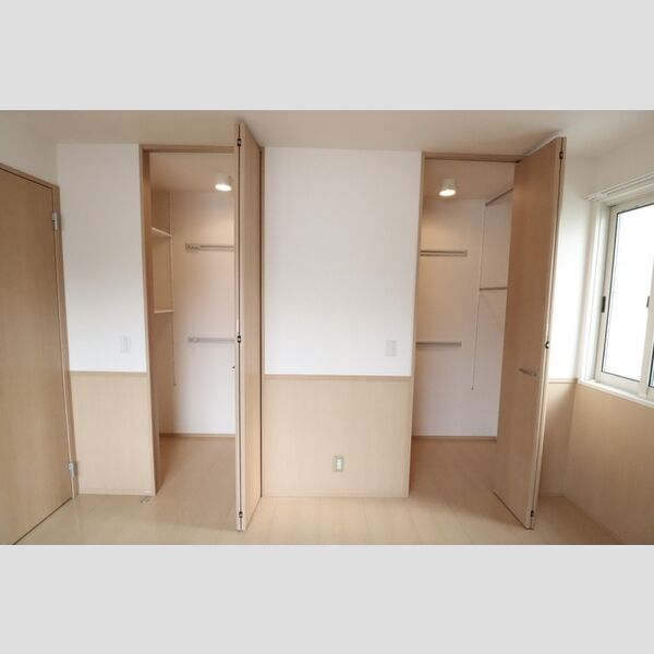 収納 (洋室6.6帖　クローゼット)