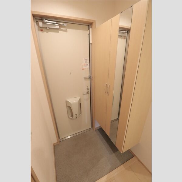 玄関 (玄関)