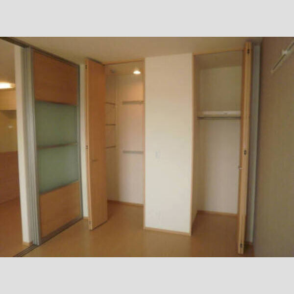 収納 (洋室♪(収納スペース))