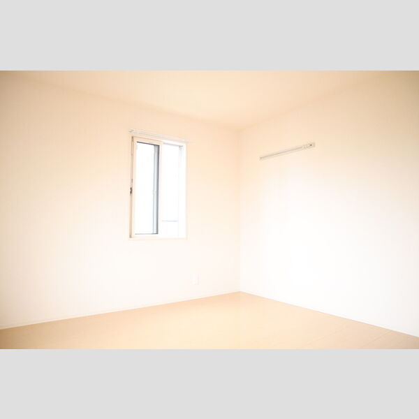 その他 (北側洋室)