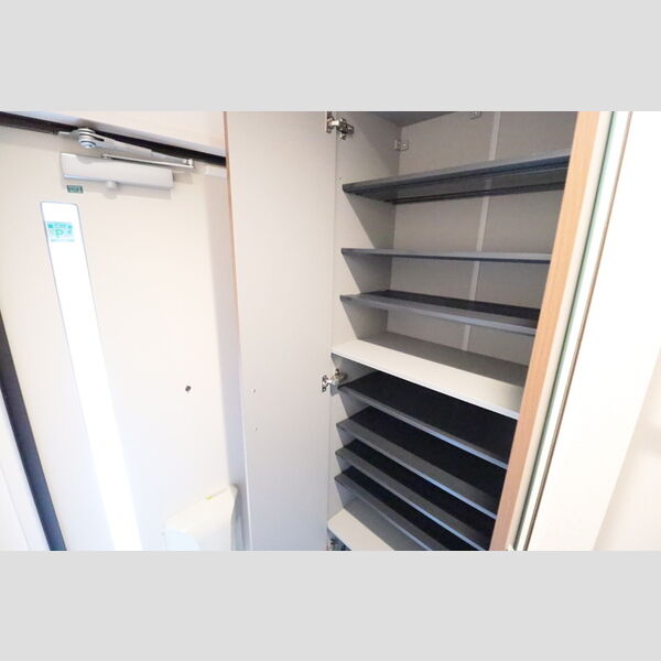 玄関 (シューズボックス)