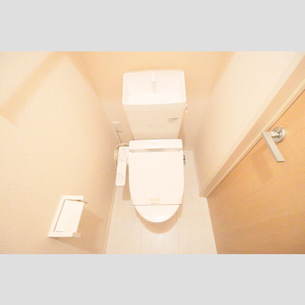 トイレ (温水洗浄暖房便座)