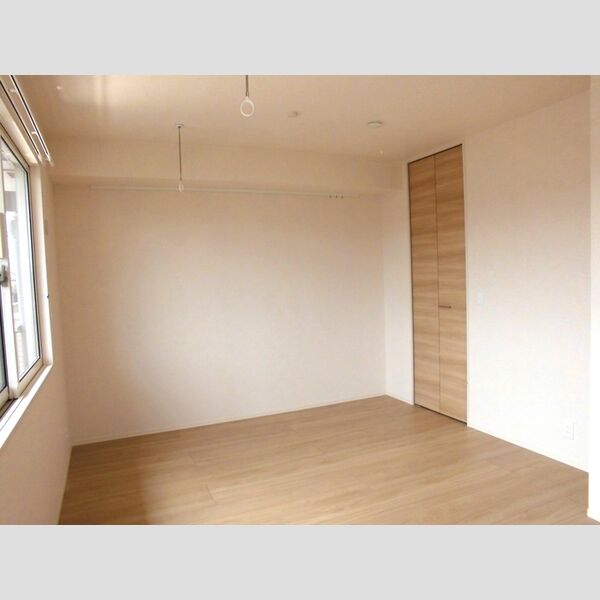 その他 (南側洋室♪)