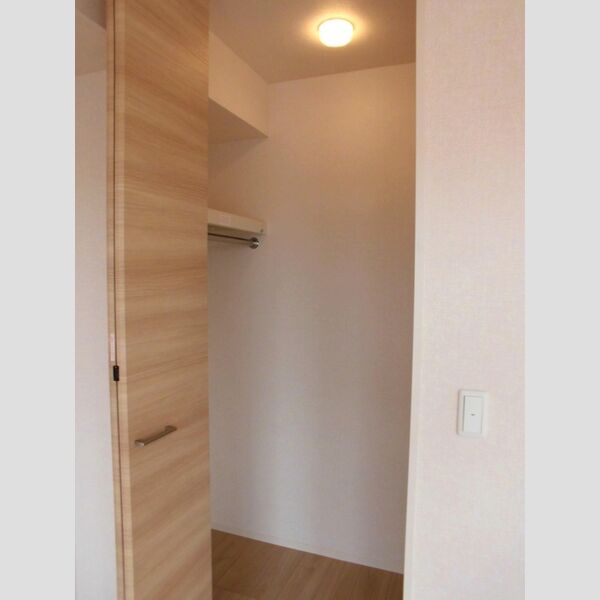 洗面所 (南側洋室クローゼット♪)