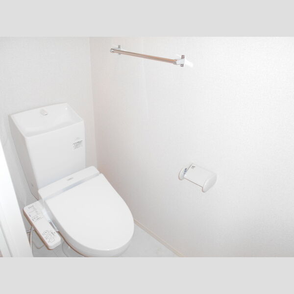 トイレ (温水洗浄暖房便座)