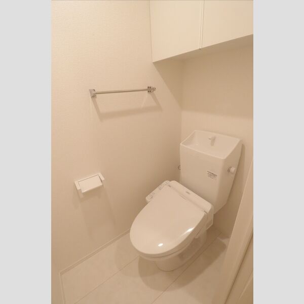 トイレ (トイレ)