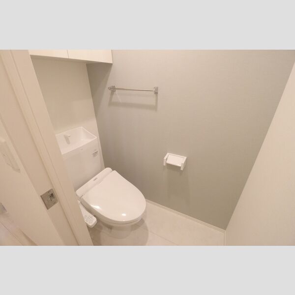 トイレ (トイレ)