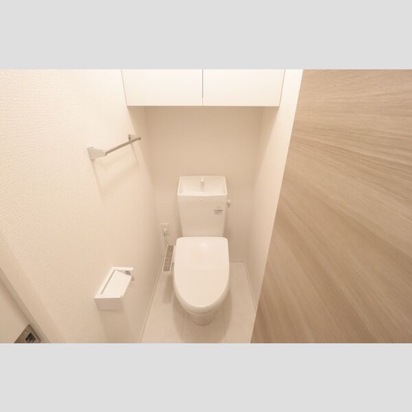 トイレ (トイレ)