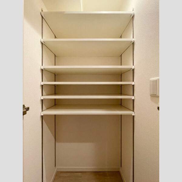玄関 (シューズクローク)