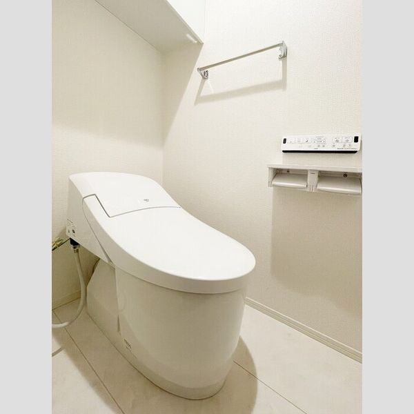 トイレ (温水洗浄暖房便座)