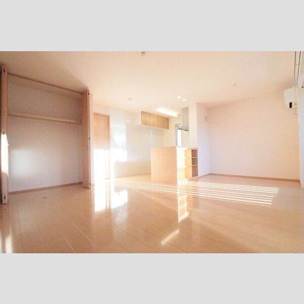 居室・リビング (LDK14.2帖)