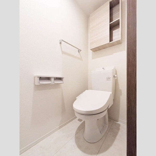 トイレ (温水洗浄暖房便座)