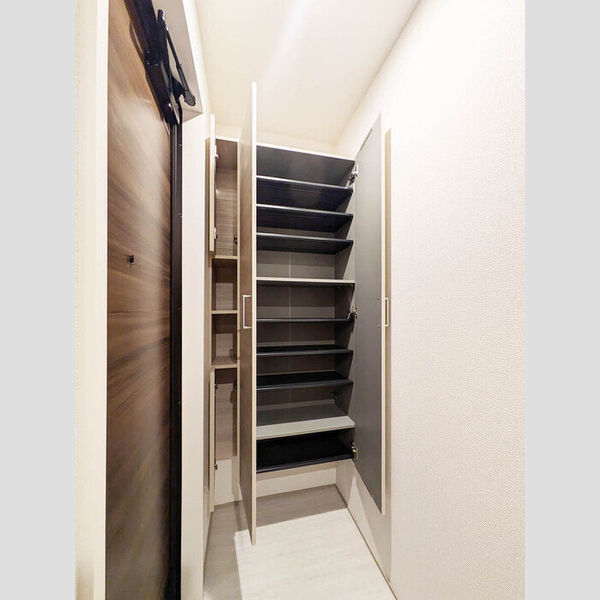 玄関 (シューズボックス)