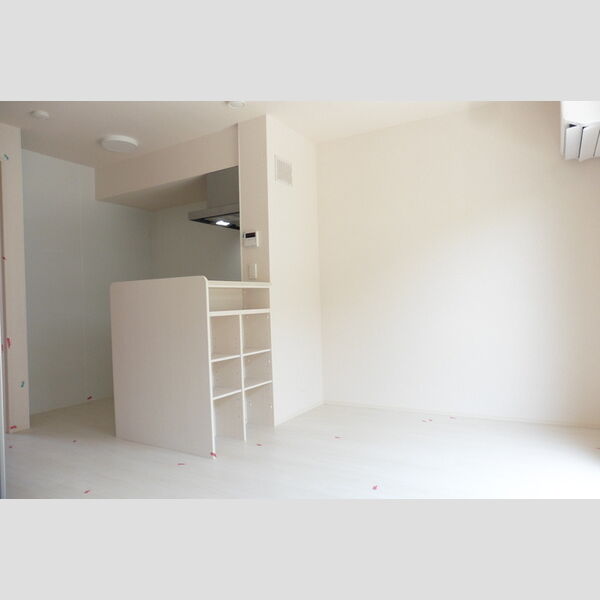 居室・リビング (対面式キッチンを採用)